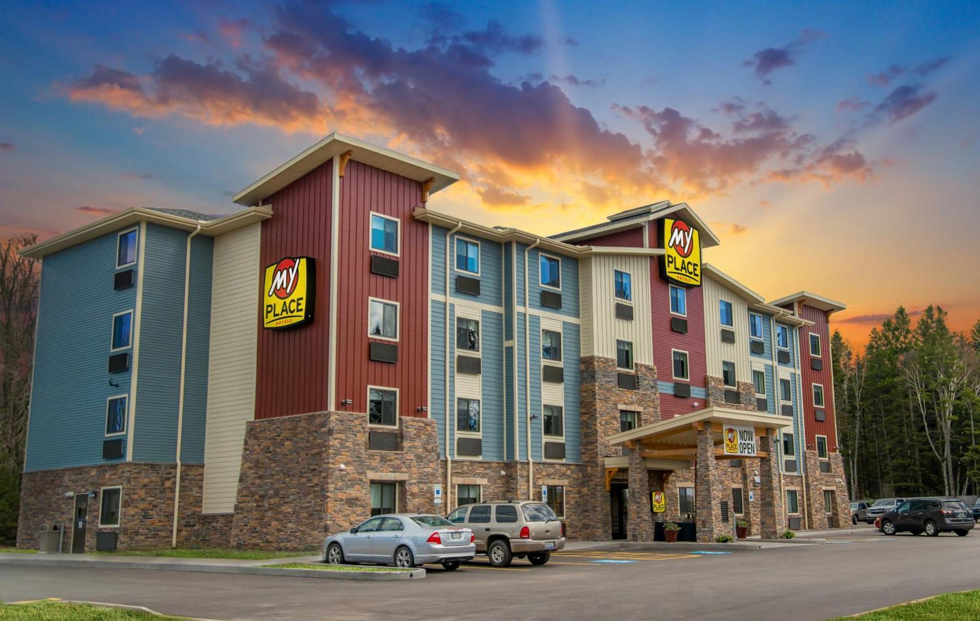 My Place Hotel-Marquette, Mi Exterior photo